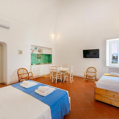 Torretta Corricella- Punta Serra 普罗奇达 外观 照片