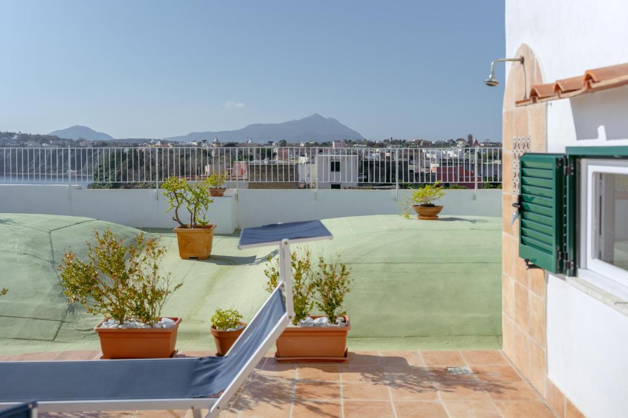 Torretta Corricella- Punta Serra 普罗奇达 外观 照片